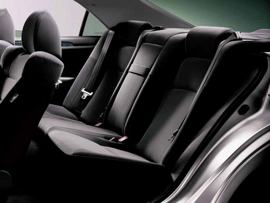  Toyota Crown Athlete 2003 года  (фото 9 из 15)